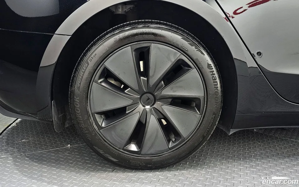 Tesla Model 3 AWD 2024 — миниатюра 2