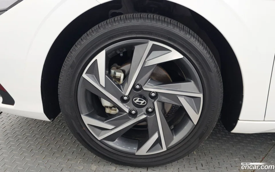 Hyundai Avante CN7 1.6 2023 — миниатюра 2