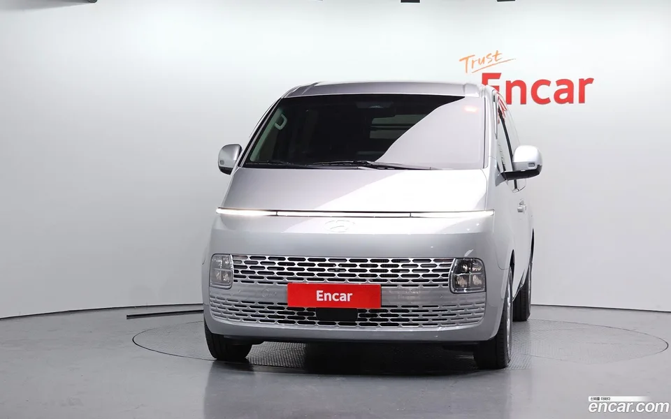 Hyundai Staria 5 2025 — thumbnail 3