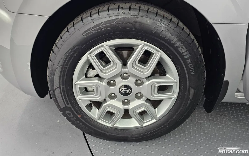Hyundai Staria 5 2025 — thumbnail 5