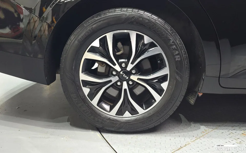Kia Carnival 9 2023 — миниатюра 5