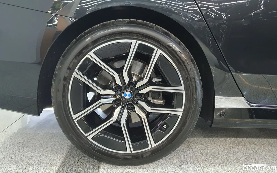 BMW 7 Series 740i xDrive M 2025 — миниатюра 2