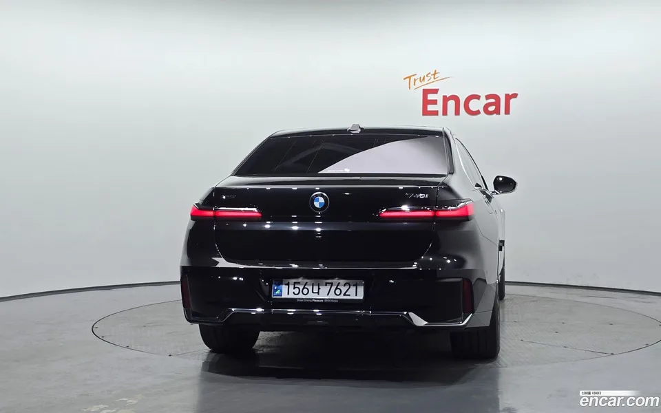 BMW 7 Series 740i xDrive M 2024 — миниатюра 4