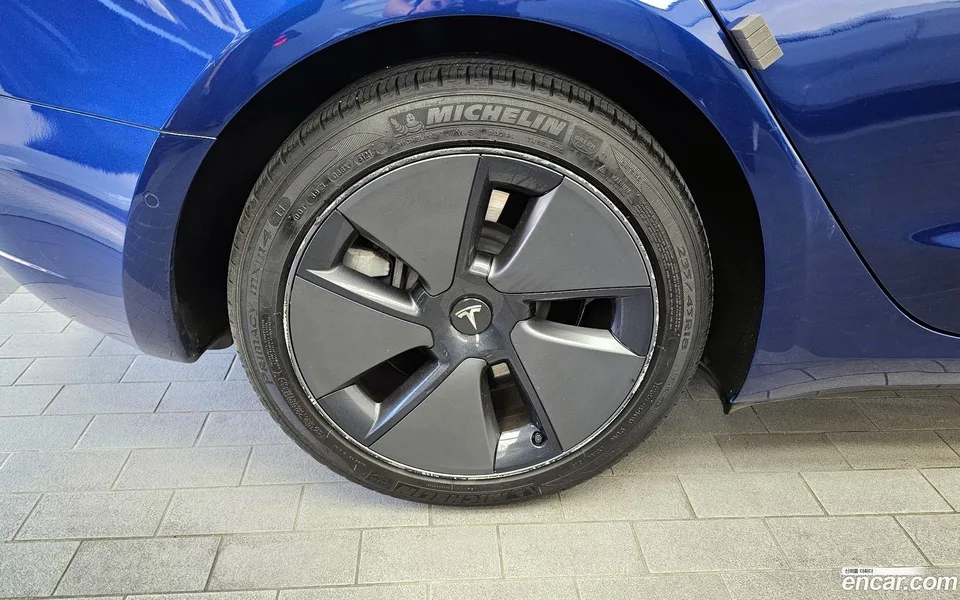 Tesla Model 3 AWD 2022 — миниатюра 5