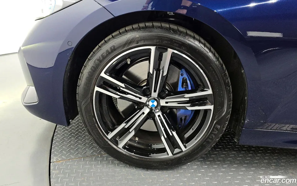 BMW 3 Series 320i M 2025 — миниатюра 5
