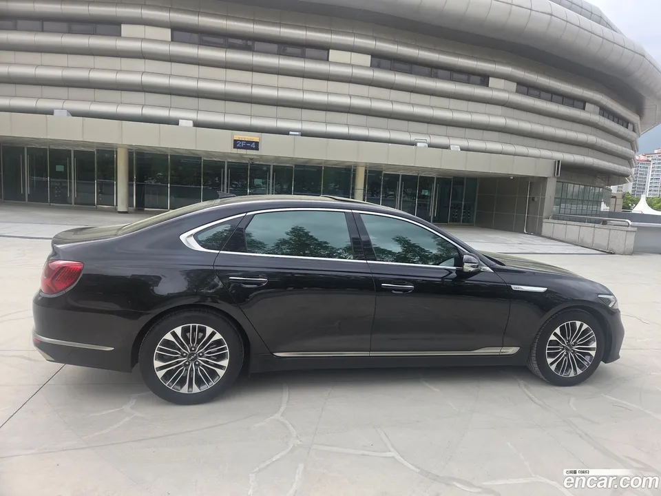 Kia K9 3.8 GDI 2023 — миниатюра 3