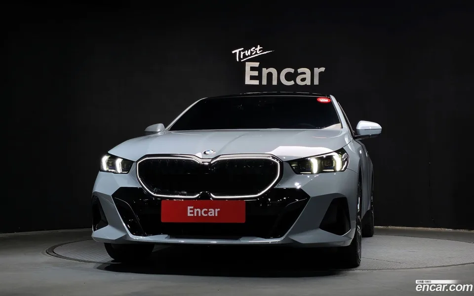BMW 5 Series 520i M 2025 — миниатюра 3