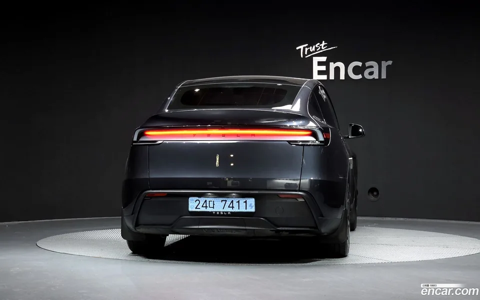 Tesla Model Y RWD 2025 — миниатюра 4