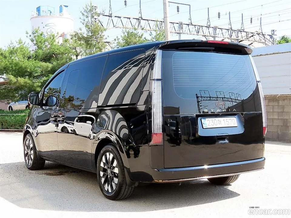 Hyundai Staria L3.5 9 2024 — миниатюра 3