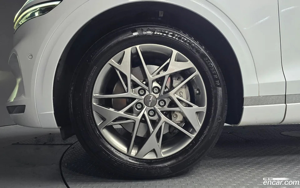 Genesis GV70 2.5T AWD 2023 — миниатюра 2
