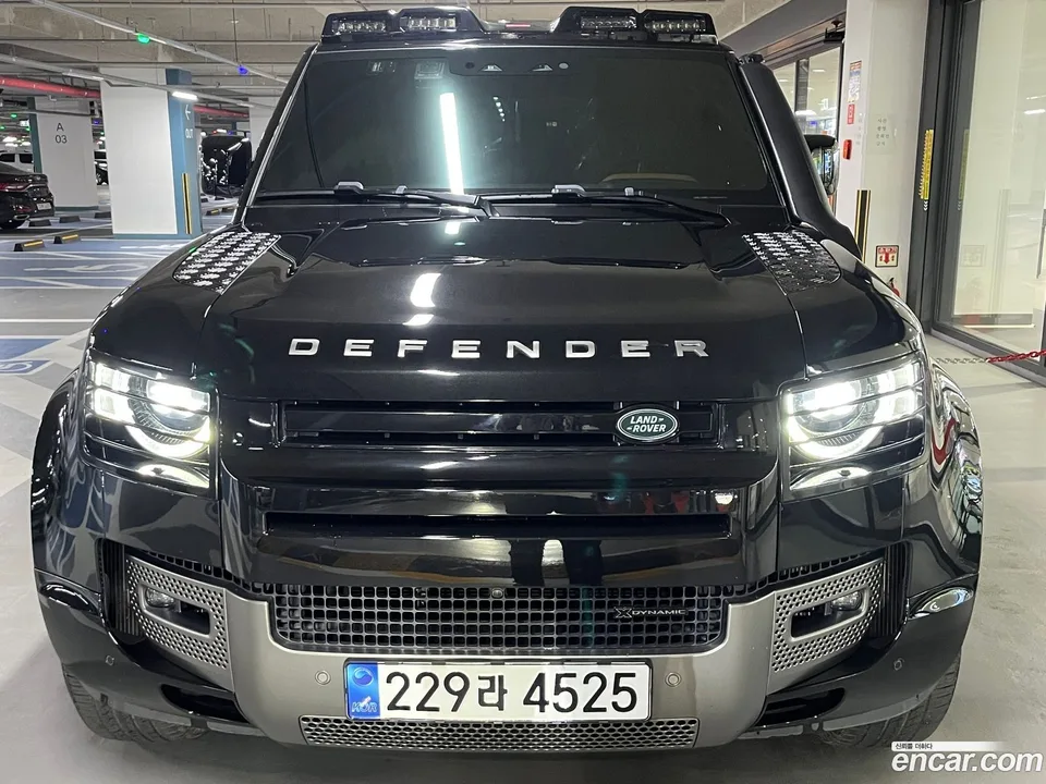 Land Rover Defender 130 D300 X- HSE 2023 — миниатюра 3
