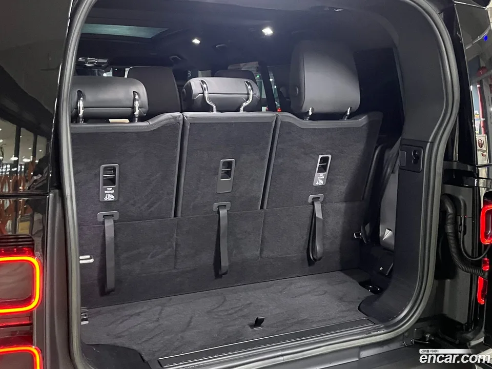 Land Rover Defender 130 D300 X- HSE 2023 — миниатюра 4