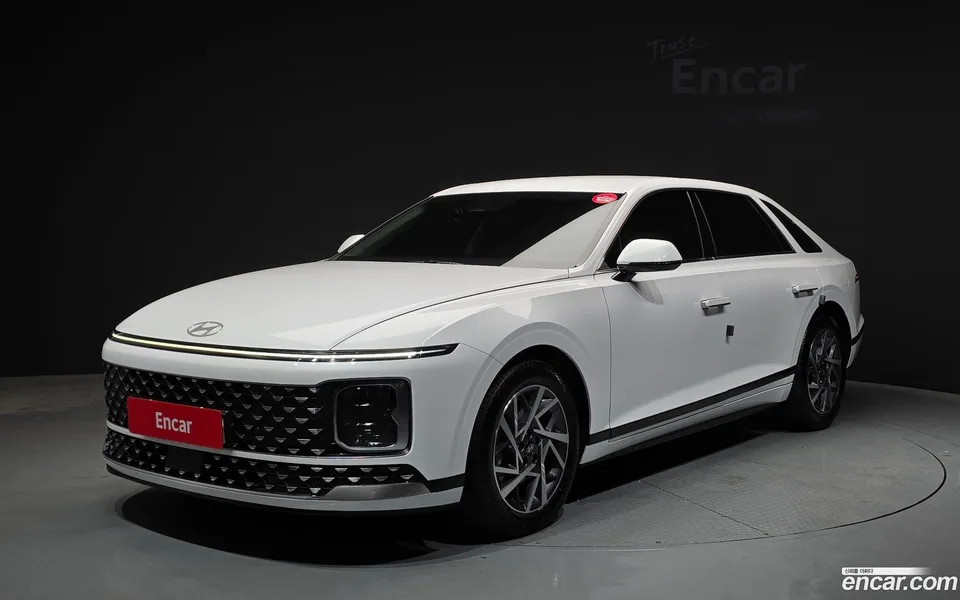 Hyundai Grandeur 2.5 2WD 2023 — фото 1, купить с доставкой в Москву