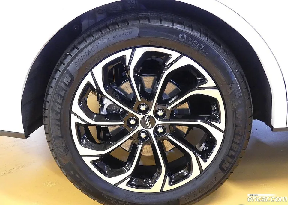 Lincoln Nautilus 2.0 AWD 2024 — миниатюра 5