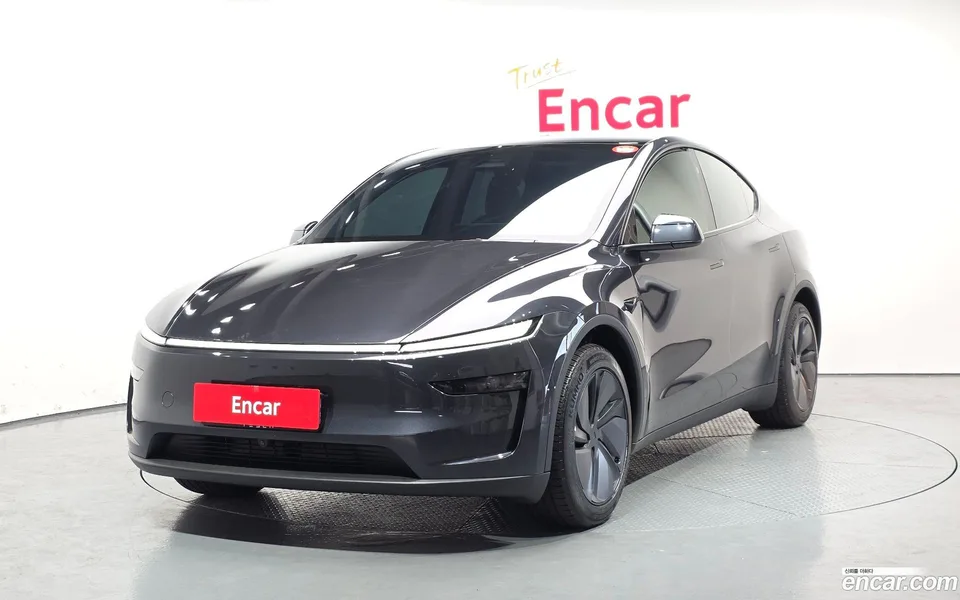 Tesla Model Y RWD 2025 — фото 1, купить с доставкой в Москву