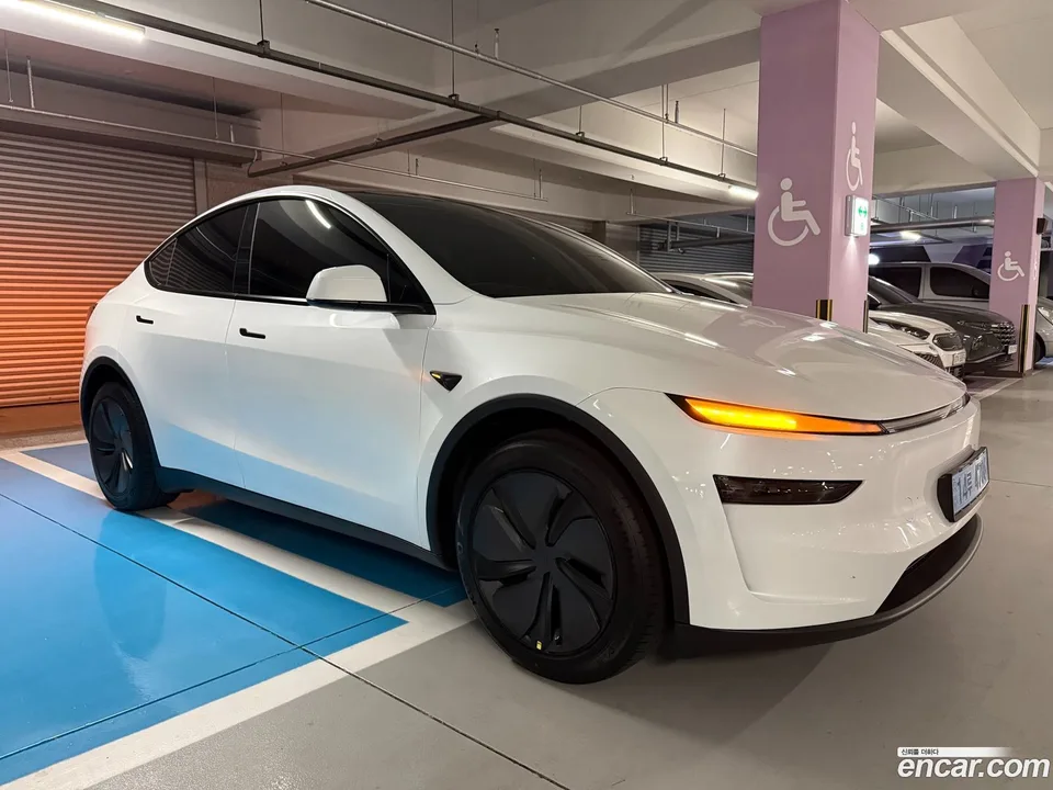 Tesla Model Y RWD 2026 — миниатюра 3