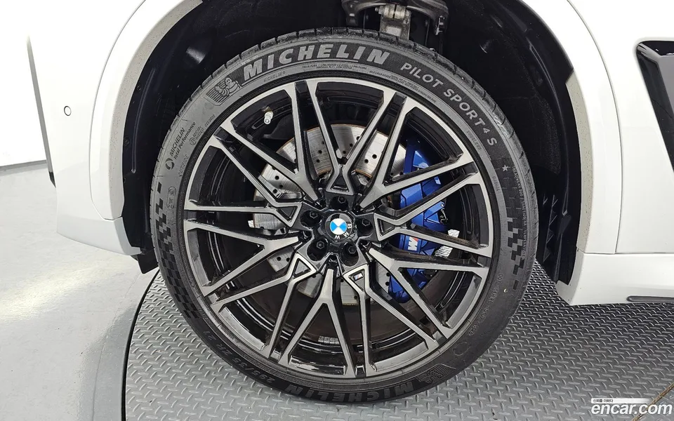 BMW X5M 4.4 2025 — миниатюра 2