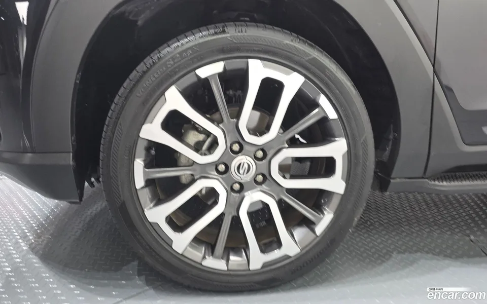 KG Mobility Torres 1.5 2WD 2023 — thumbnail 5