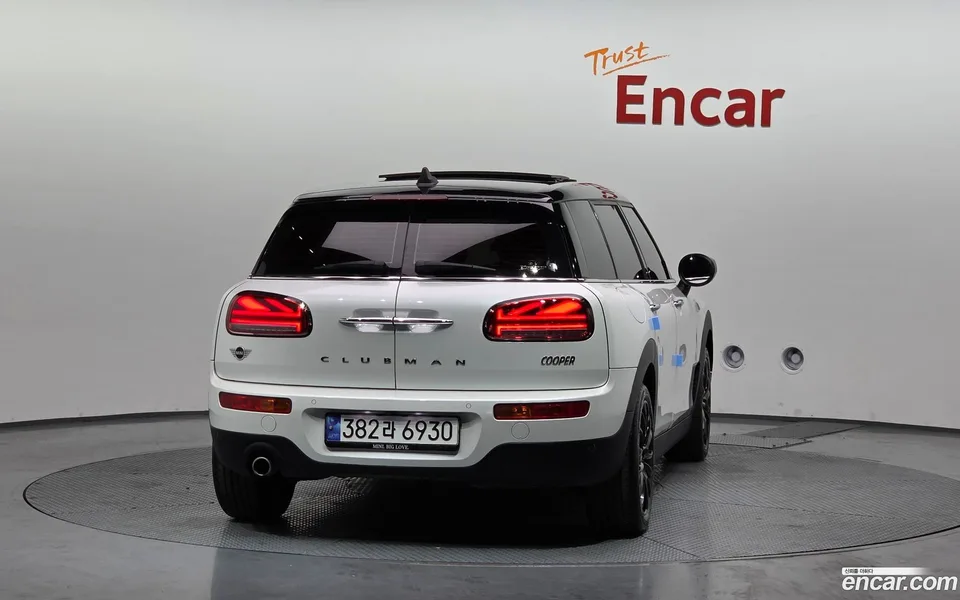 MINI Cooper Clubman 2023 — миниатюра 4