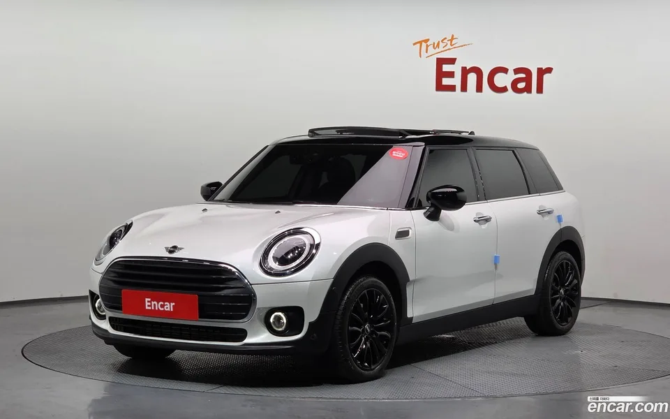 MINI Cooper Clubman 2023 — фото 1, купить с доставкой в Москву
