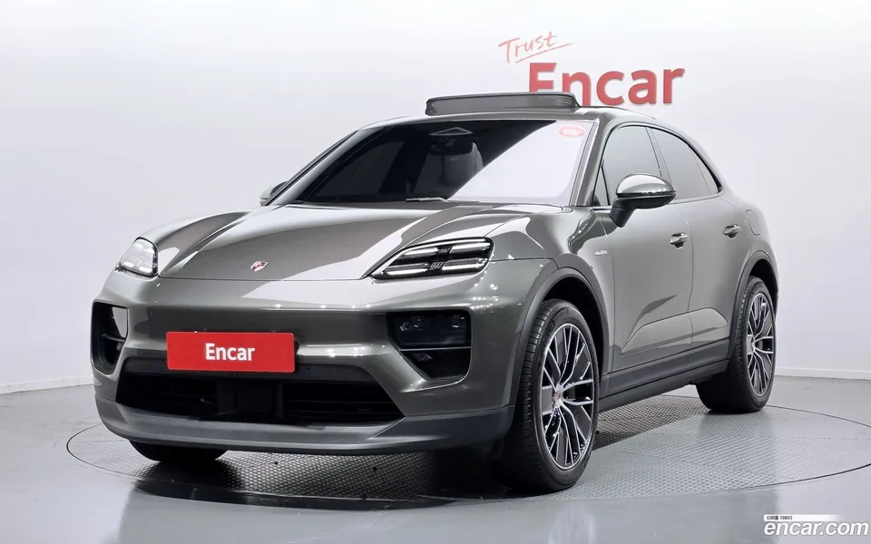 Porsche Macan Electric 2025