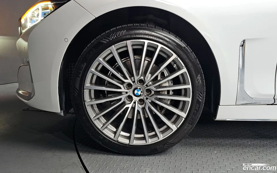 BMW 7 Series 740i 2022 — миниатюра 2