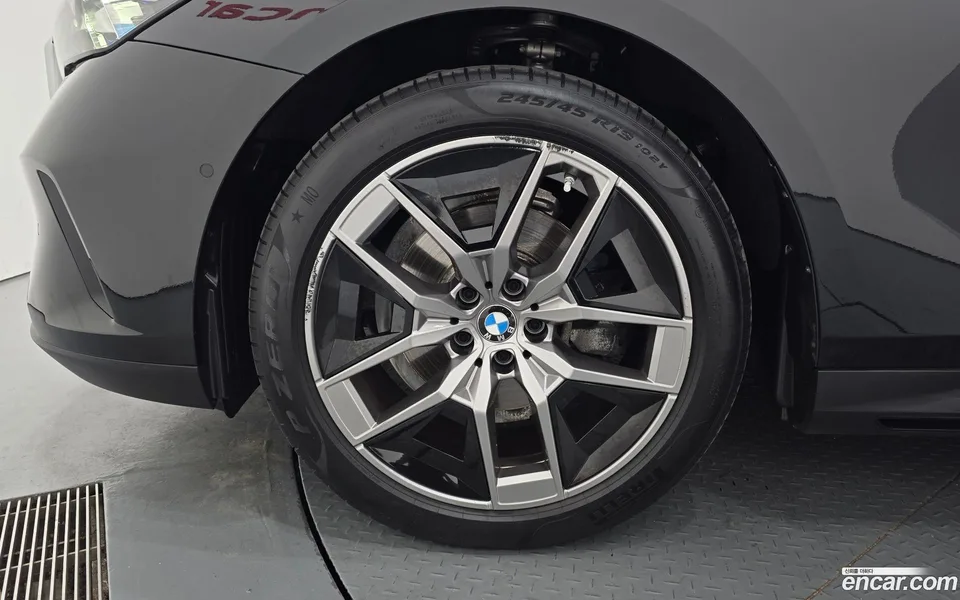 BMW 5 Series 520i 2024 — миниатюра 2