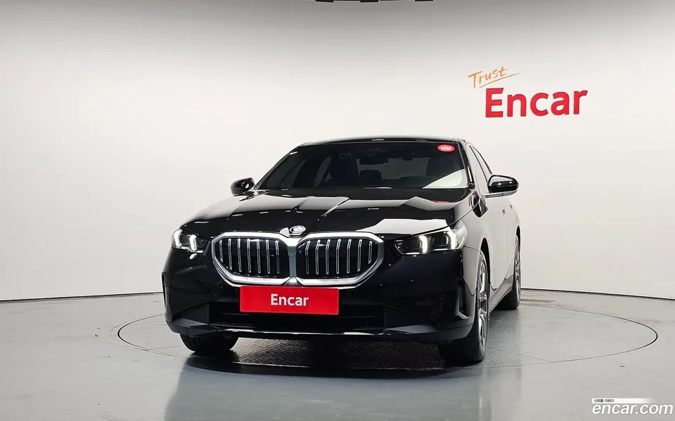 BMW 5 Series 520i 2024 — миниатюра 3