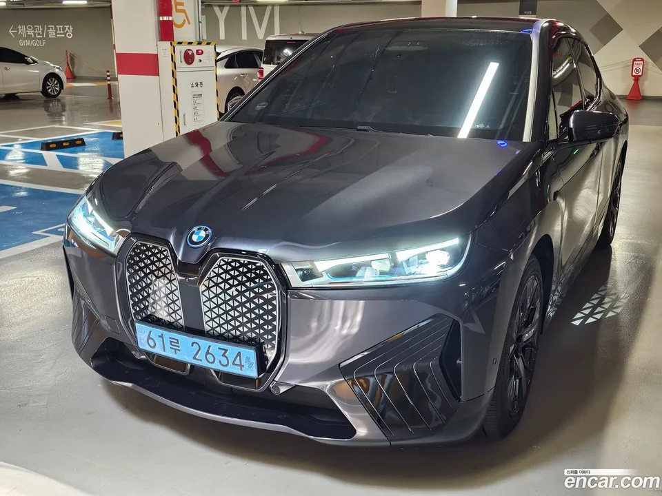 BMW iX xDrive50 2023 — фото 1, купить с доставкой в Москву