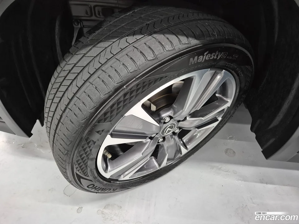 Lexus UX 300e 2WD 2022 — миниатюра 5