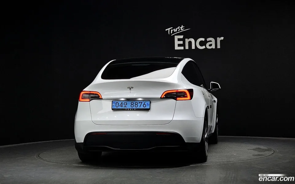 Tesla Model Y RWD 2024 — миниатюра 4