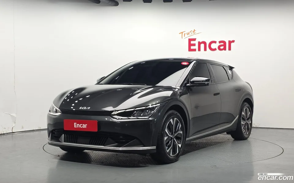 Kia EV6 2023 — фото 1, купить с доставкой в Москву
