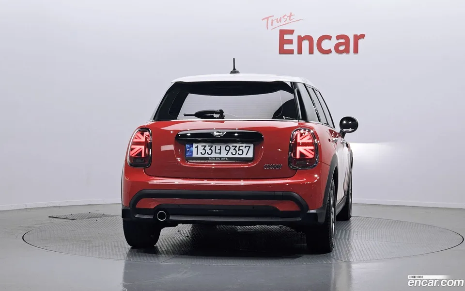 MINI Cooper 5 2022 — миниатюра 4