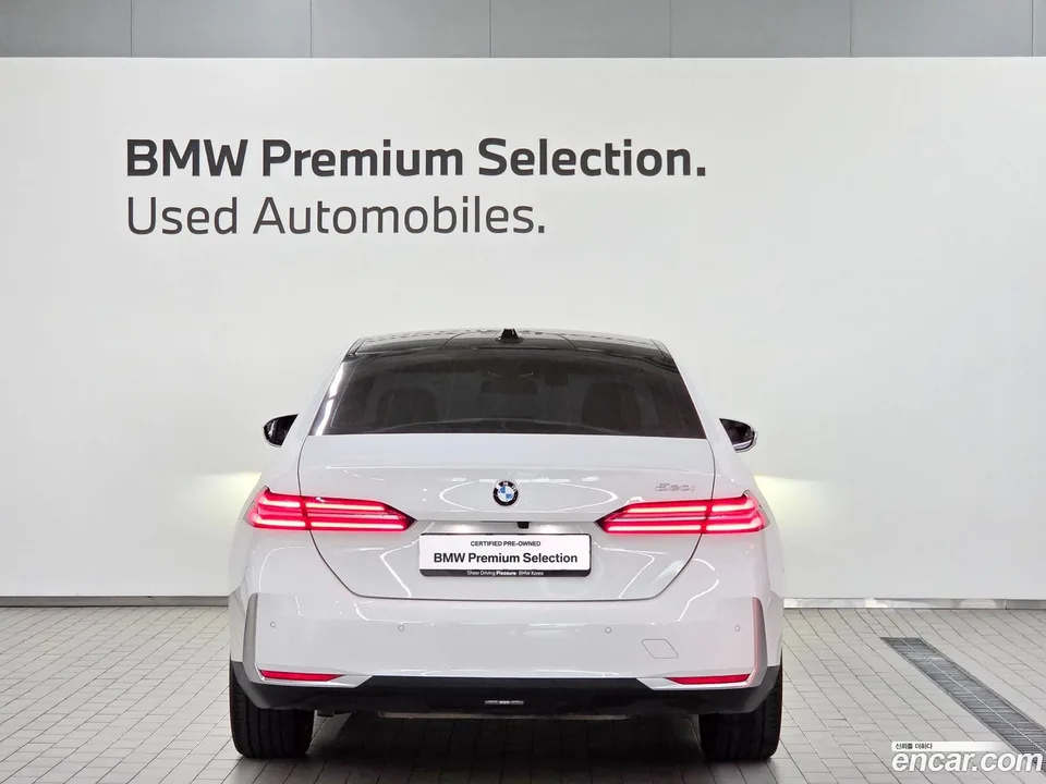 BMW 5 Series 520i 2025 — миниатюра 4
