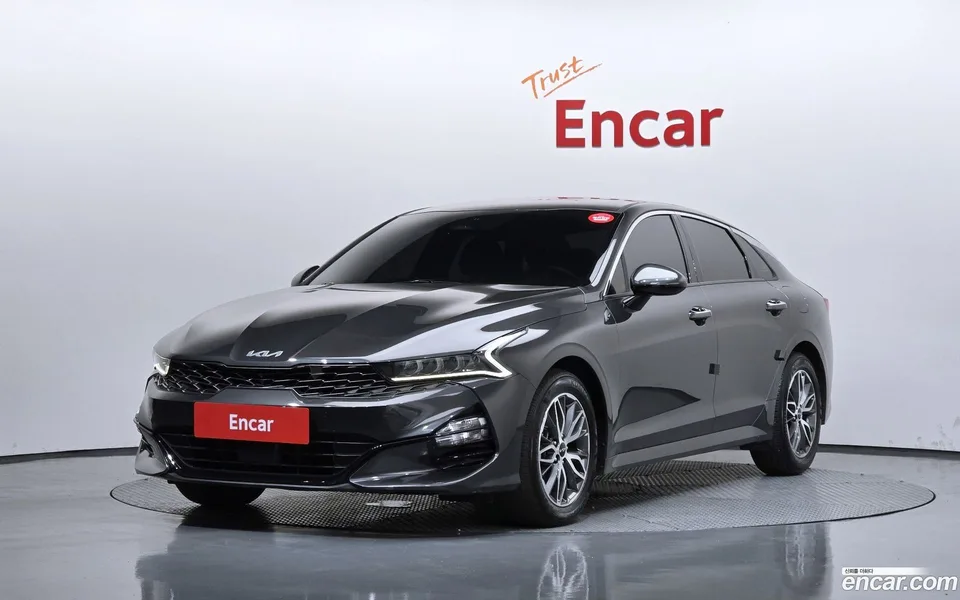 Kia K5 2.0 2023 — фото 1, купить с доставкой в Москву