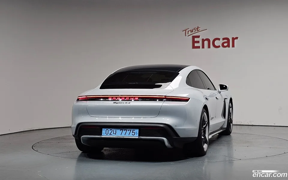 Porsche Taycan 4S 2026 — миниатюра 4