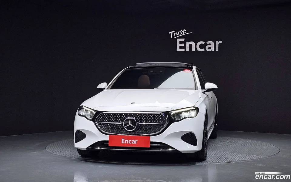 Mercedes-Benz E-Class E200 2024 — миниатюра 3
