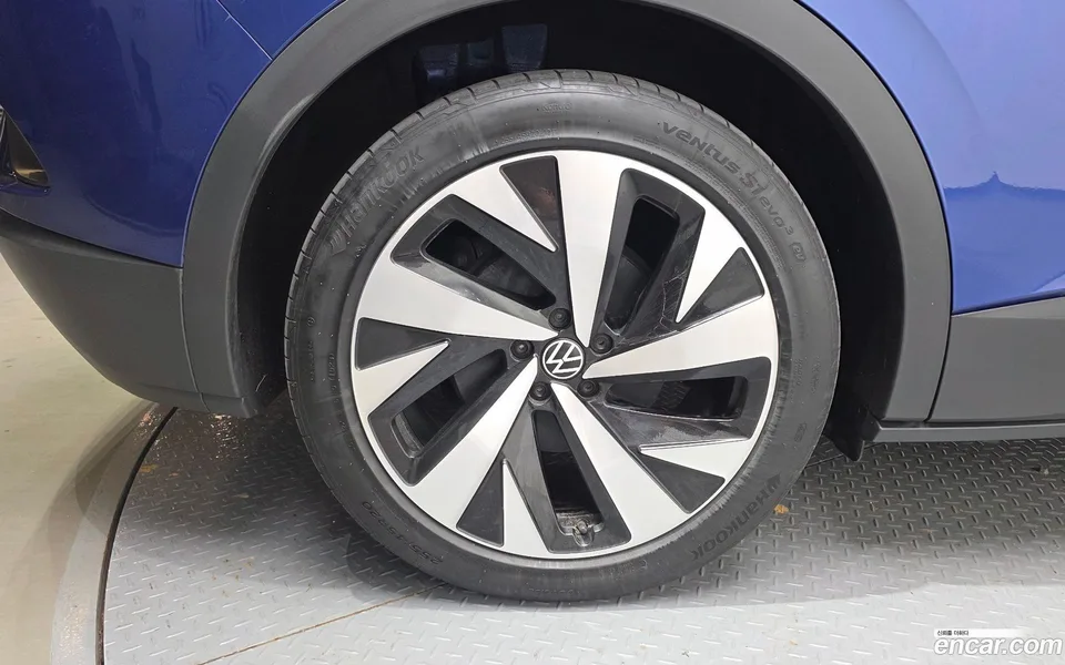 Volkswagen ID.4 2023 — миниатюра 2