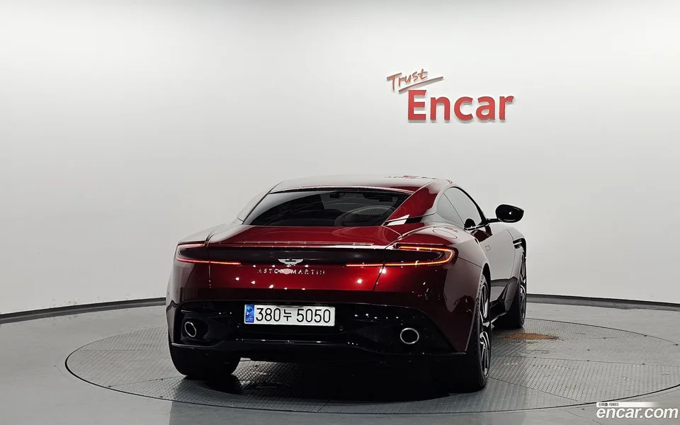 Aston Martin DB11 4.0 V8 2023 — миниатюра 4