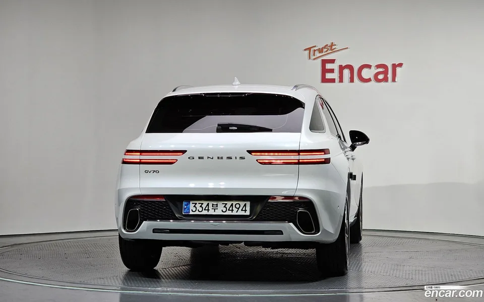 Genesis GV70 2.5T 2WD 2023 — миниатюра 4