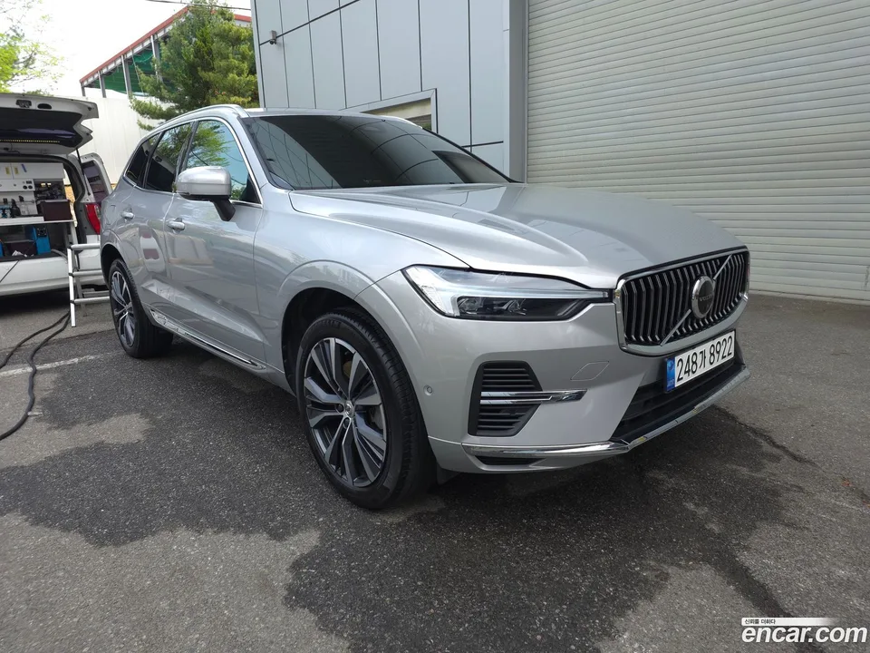 Volvo XC60 T8 2022 — миниатюра 3