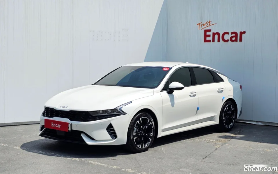 Kia K5 Hybrid 2023 — photo 1, buy with delivery to Moscow