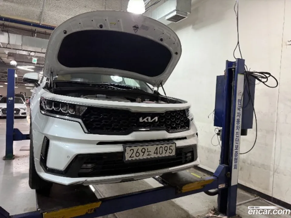 Kia Sorento HEV 1.6 4WD 2022 — фото 1, купить с доставкой в Москву