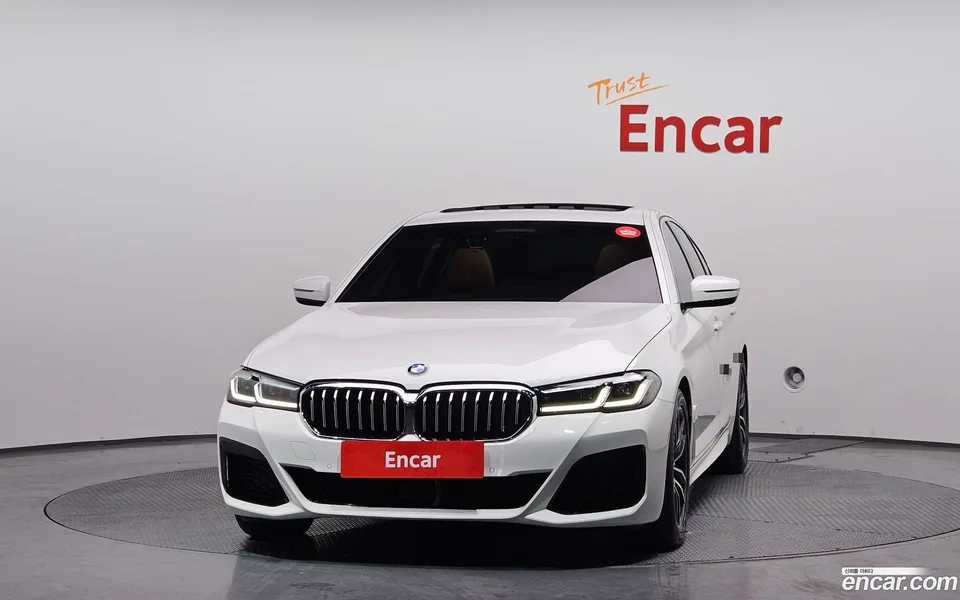 BMW 5 Series 520i M 2022 — миниатюра 3
