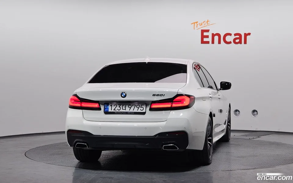 BMW 5 Series 520i M 2022 — миниатюра 4
