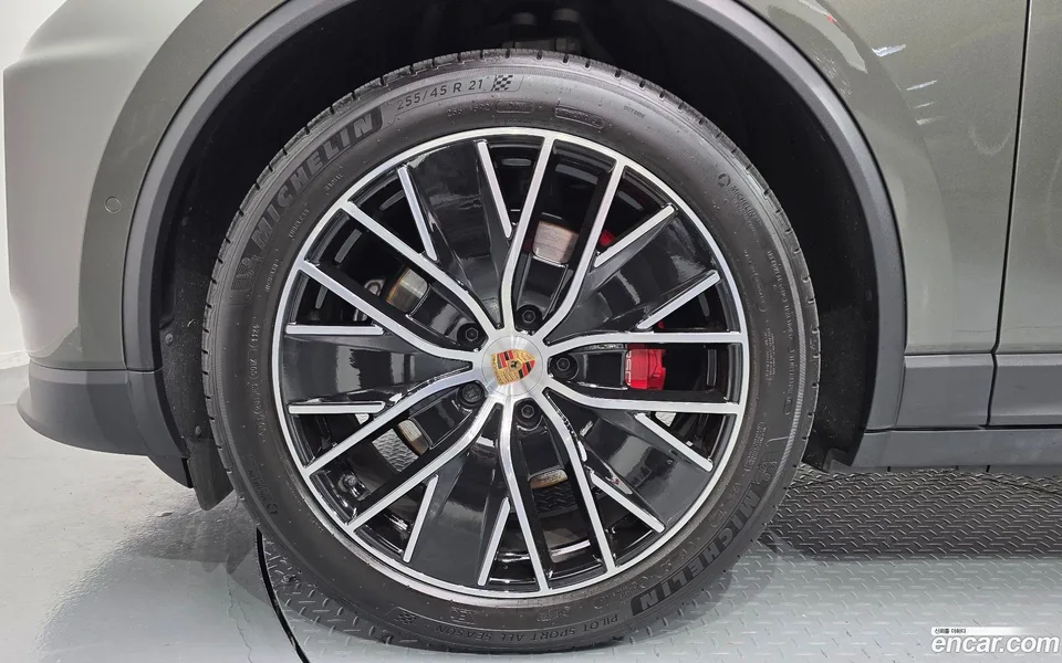 Porsche Macan Electric 4S 2025 — миниатюра 5