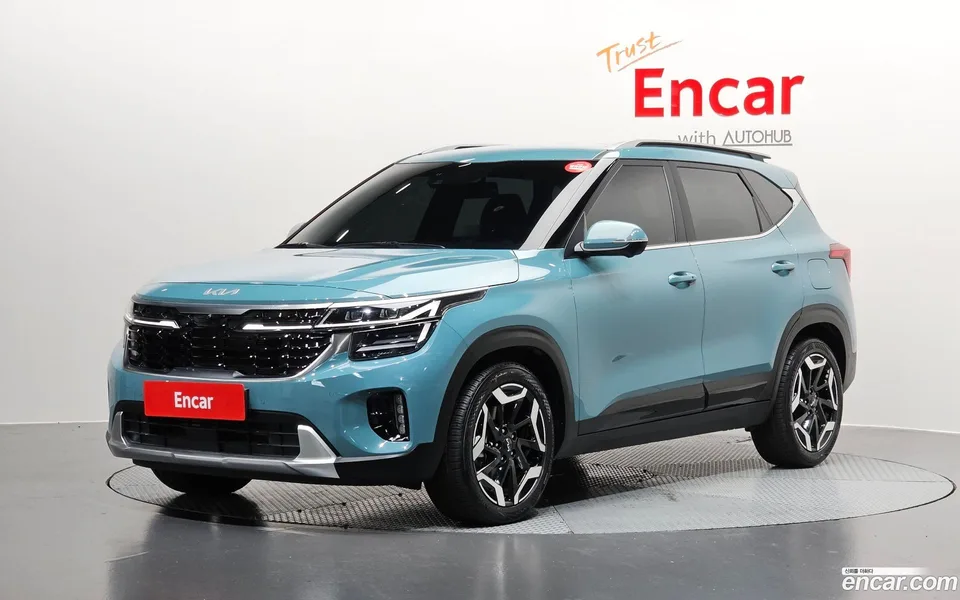 Kia Seltos 1.6 2WD 2023 — фото 1, купить с доставкой в Москву