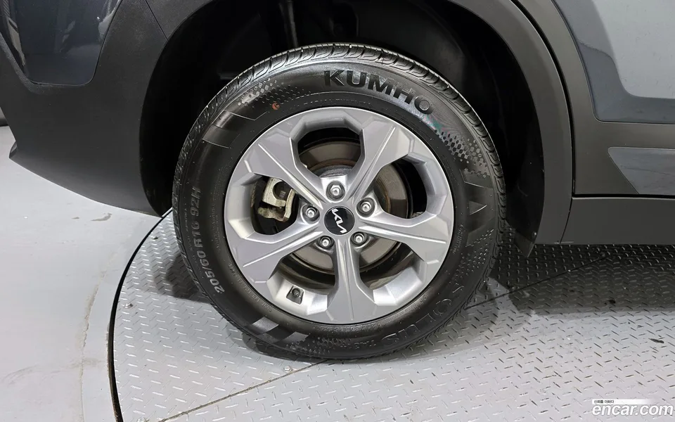 Kia Seltos 2.0 2WD 2023 — миниатюра 2