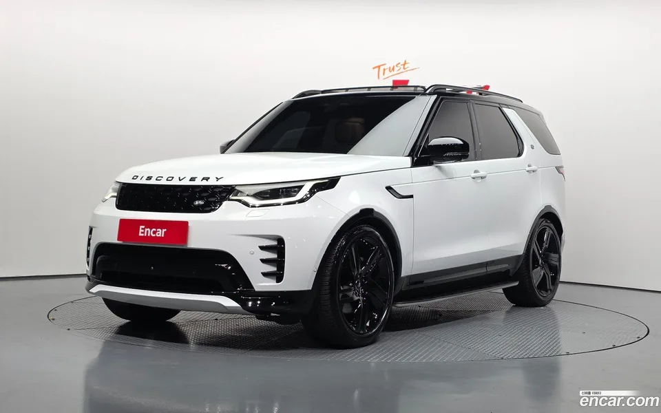 Land Rover Discovery P360 HSE 2024 — фото 1, купить с доставкой в Москву