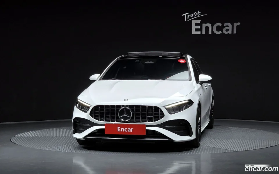 Mercedes-Benz A-Class AMG A35 4MATIC 2024 — thumbnail 3